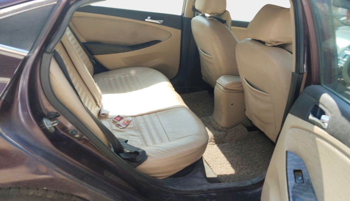 2011 Hyundai Verna FLUIDIC 1.6 CRDI SX, Diesel, Manual, 51,999 km, interior