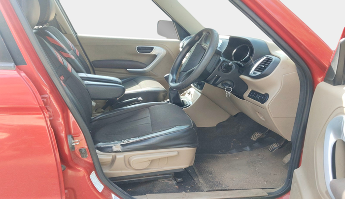 2017 Mahindra TUV300 T8, Diesel, Manual, 75,656 km, interior