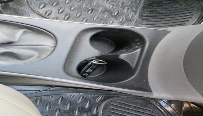 2012 Nissan Sunny XV DIESEL, Diesel, Manual, 1,34,362 km, interior