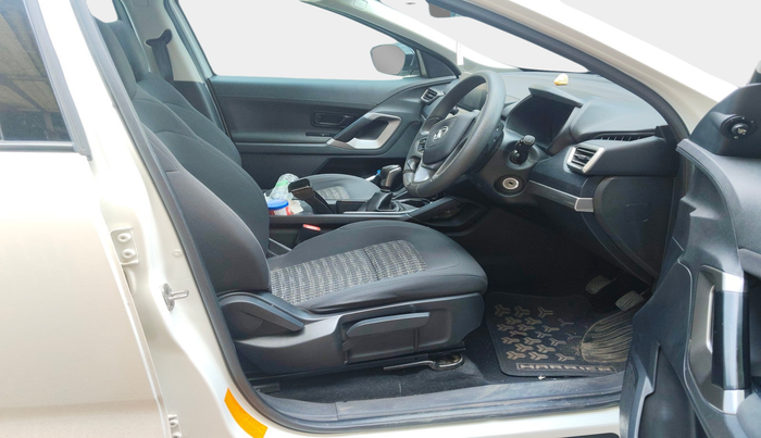 2022 Tata Harrier XM SUNROOF 2.0L KRYOTEC, Diesel, Manual, 23,907 km, interior