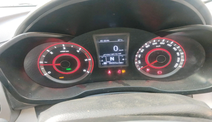 2020 Mahindra XUV300 W8 1.5 DIESEL AMT, Diesel, Automatic, 99,393 km, interior