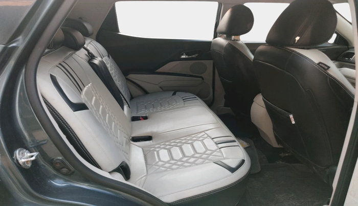 2020 Mahindra XUV300 W8 1.5 DIESEL AMT, Diesel, Automatic, 99,393 km, interior