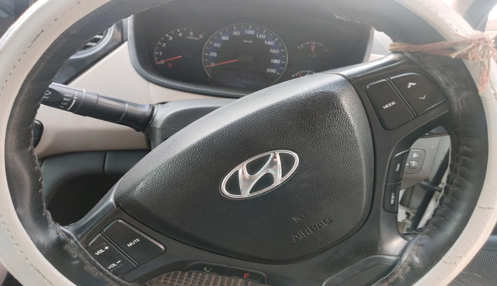 2014 Hyundai Xcent SX 1.1 CRDI, Diesel, Manual, 1,24,008 km, interior