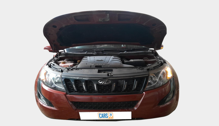 2015 Mahindra XUV500 W6, Diesel, Manual, 72,456 km, exterior