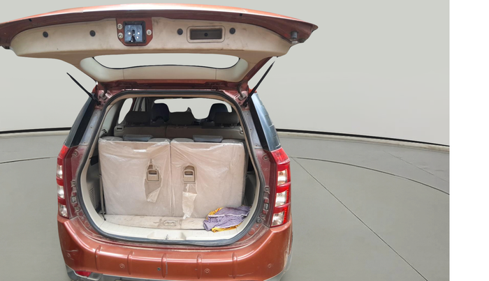 2015 Mahindra XUV500 W6, Diesel, Manual, 72,456 km, exterior