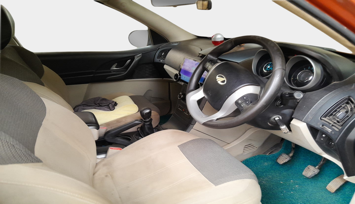 2015 Mahindra XUV500 W6, Diesel, Manual, 72,456 km, interior