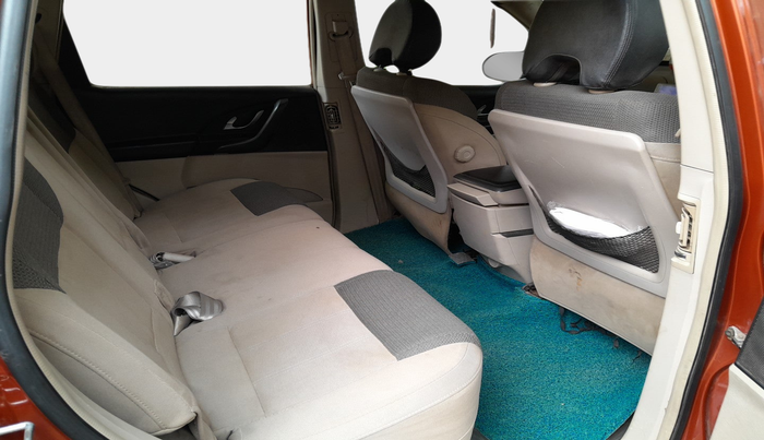 2015 Mahindra XUV500 W6, Diesel, Manual, 72,456 km, interior