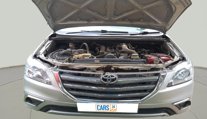 2013 Toyota Innova 2.5 GX 7 STR, Diesel, Manual, 1,08,844 km, exterior