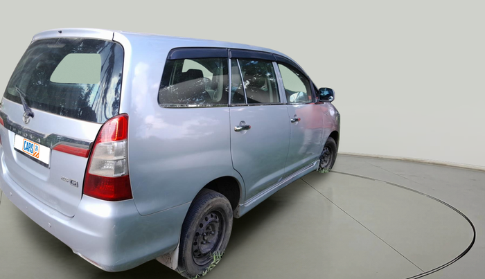 2013 Toyota Innova 2.5 GX 7 STR, Diesel, Manual, 1,08,844 km, exterior