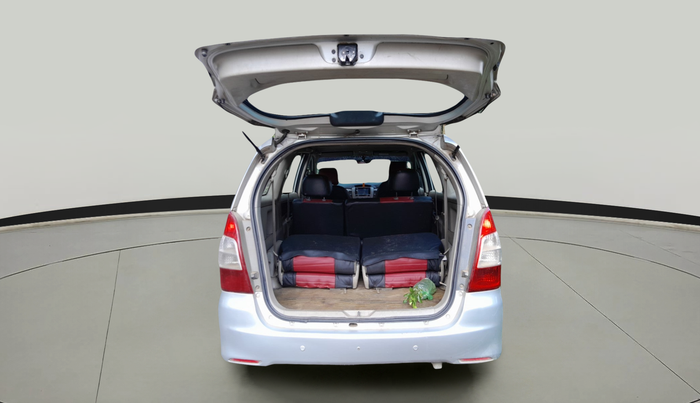 2013 Toyota Innova 2.5 GX 7 STR, Diesel, Manual, 1,08,844 km, exterior