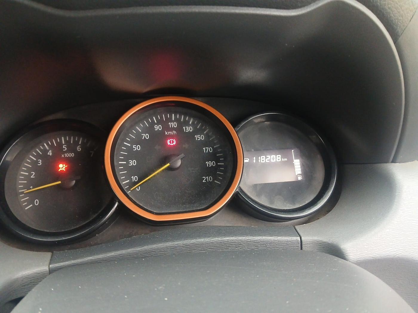 2015 Renault Duster 85 PS RXL DIESEL, Diesel, Manual, 1,18,209 km, interior