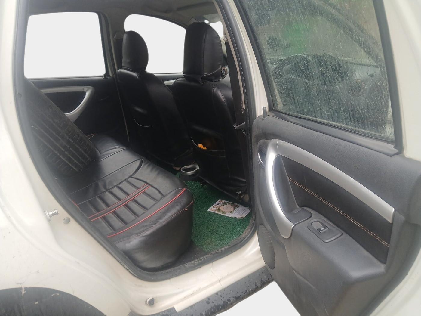 2015 Renault Duster 85 PS RXL DIESEL, Diesel, Manual, 1,18,209 km, interior