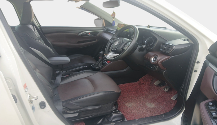 2024 Maruti Grand Vitara ALPHA SMART HYBRID, Petrol, Manual, 21,000 km, interior