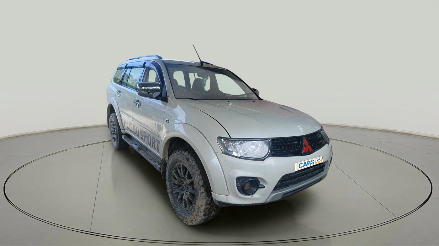 2015 Mitsubishi Pajero Sport 2.5 AT 4X2, Diesel, Automatic, 8,50,00,000 km, exterior