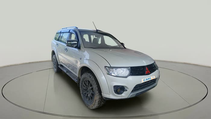 2015 Mitsubishi Pajero Sport 2.5 AT 4X2, Diesel, Automatic, 8,50,00,000 km, exterior