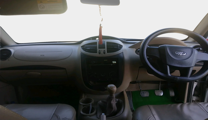 2018 Mahindra Xylo H4 ABS AIRBAG BS IV, Diesel, Manual, 1,09,920 km, interior