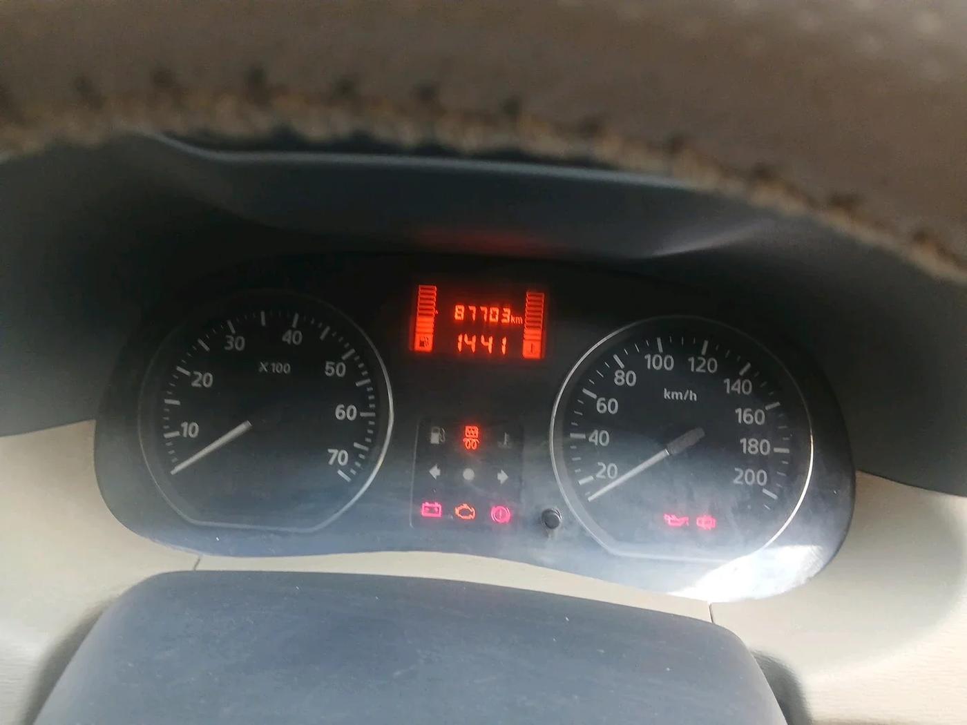 2013 Nissan Terrano XV D THP 110 PS, Diesel, Manual, 87,703 km, interior