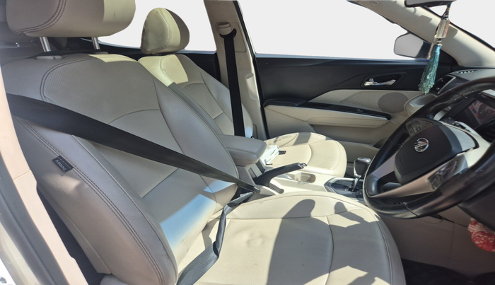 2021 Mahindra XUV300 W8 (O) 1.2 PETROL AMT, Petrol, Automatic, 1,08,078 km, interior