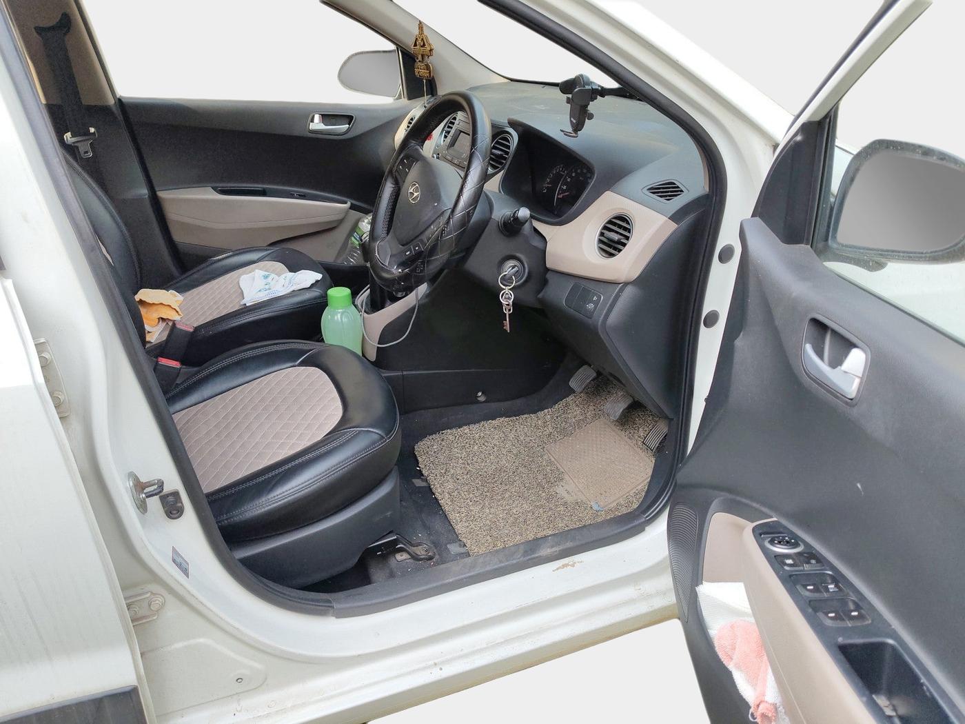 2016 Hyundai Grand i10 SPORTZ 1.2 KAPPA VTVT, Petrol, Manual, 74,369 km, interior
