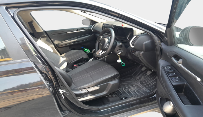 2024 KIA SONET HTK (O) 1.2 Petrol MT, Petrol, Manual, 29,356 km, interior