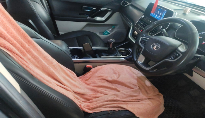 2022 Tata Safari XT PLUS, Diesel, Manual, 79,945 km, interior