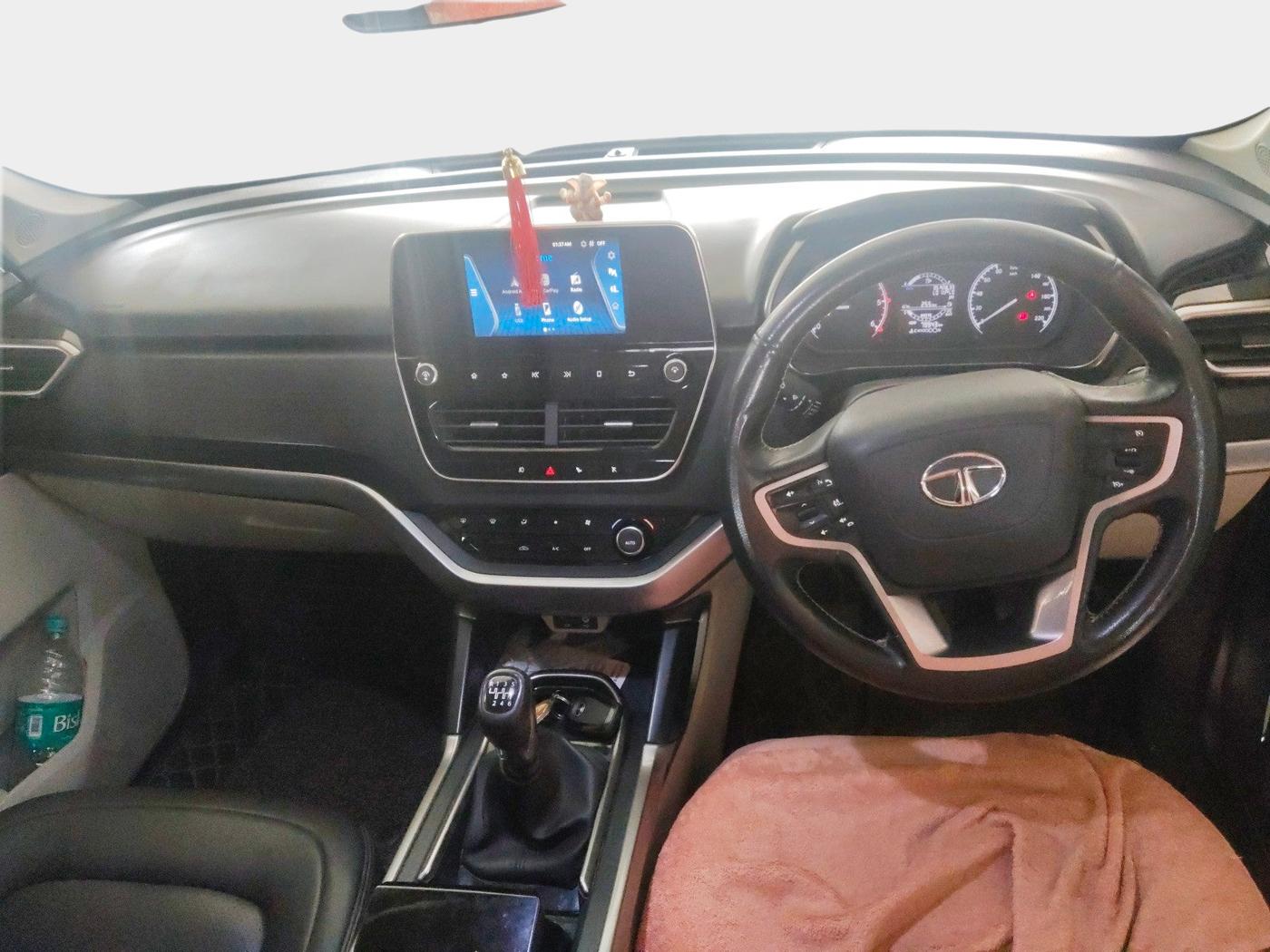 2022 Tata Safari XT PLUS, Diesel, Manual, 79,945 km, interior