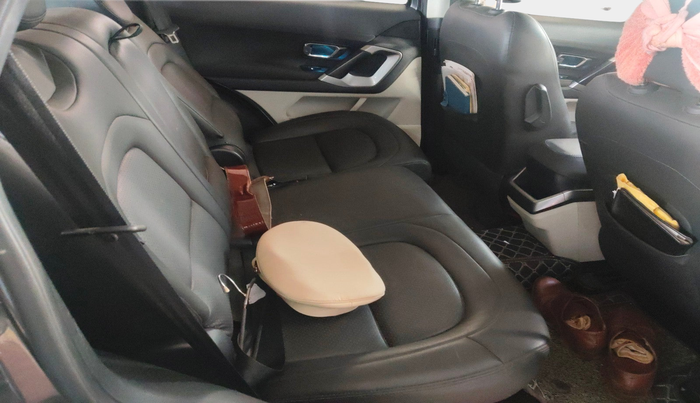 2022 Tata Safari XT PLUS, Diesel, Manual, 79,945 km, interior