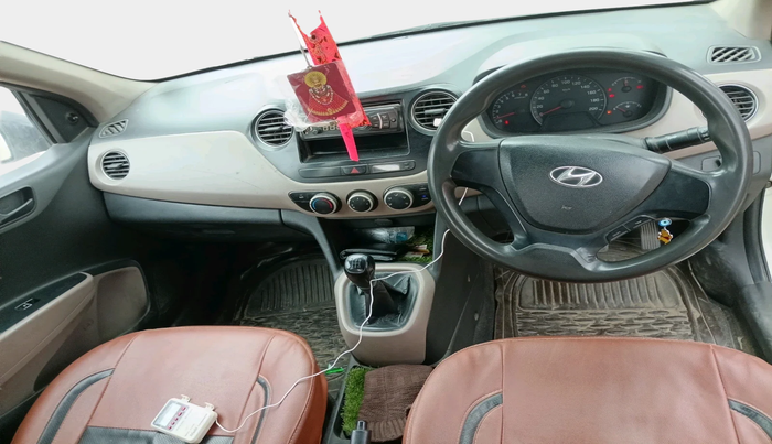 2015 Hyundai Xcent BASE 1.2, Petrol, Manual, 2,55,464 km, interior