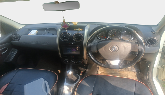 2017 Renault Duster 85 PS RXS MT DIESEL, Diesel, Manual, 1,35,661 km, interior