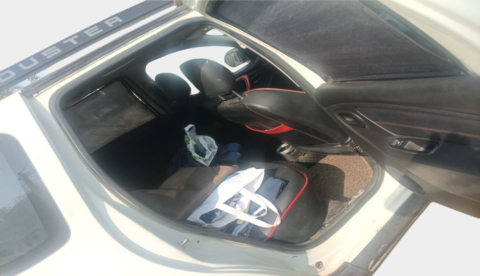 2017 Renault Duster 85 PS RXS MT DIESEL, Diesel, Manual, 1,35,661 km, interior