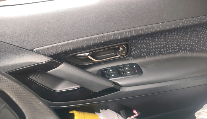 2022 Tata Safari XZA PLUS 6 S DARK EDITION, Diesel, Automatic, 38,359 km, interior