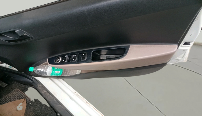 2018 Hyundai Grand i10 MAGNA 1.2 KAPPA VTVT CNG, Petrol, Manual, 1,05,099 km, interior