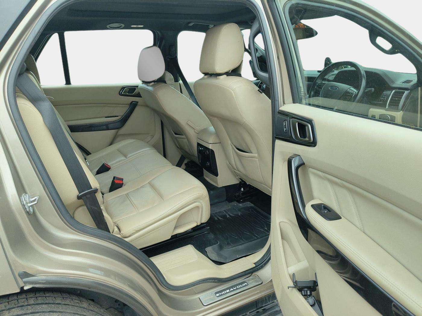 2019 Ford Endeavour TITANIUM PLUS 3.2 4X4 AT SUNROOF, Diesel, Automatic, 69,500 km, interior
