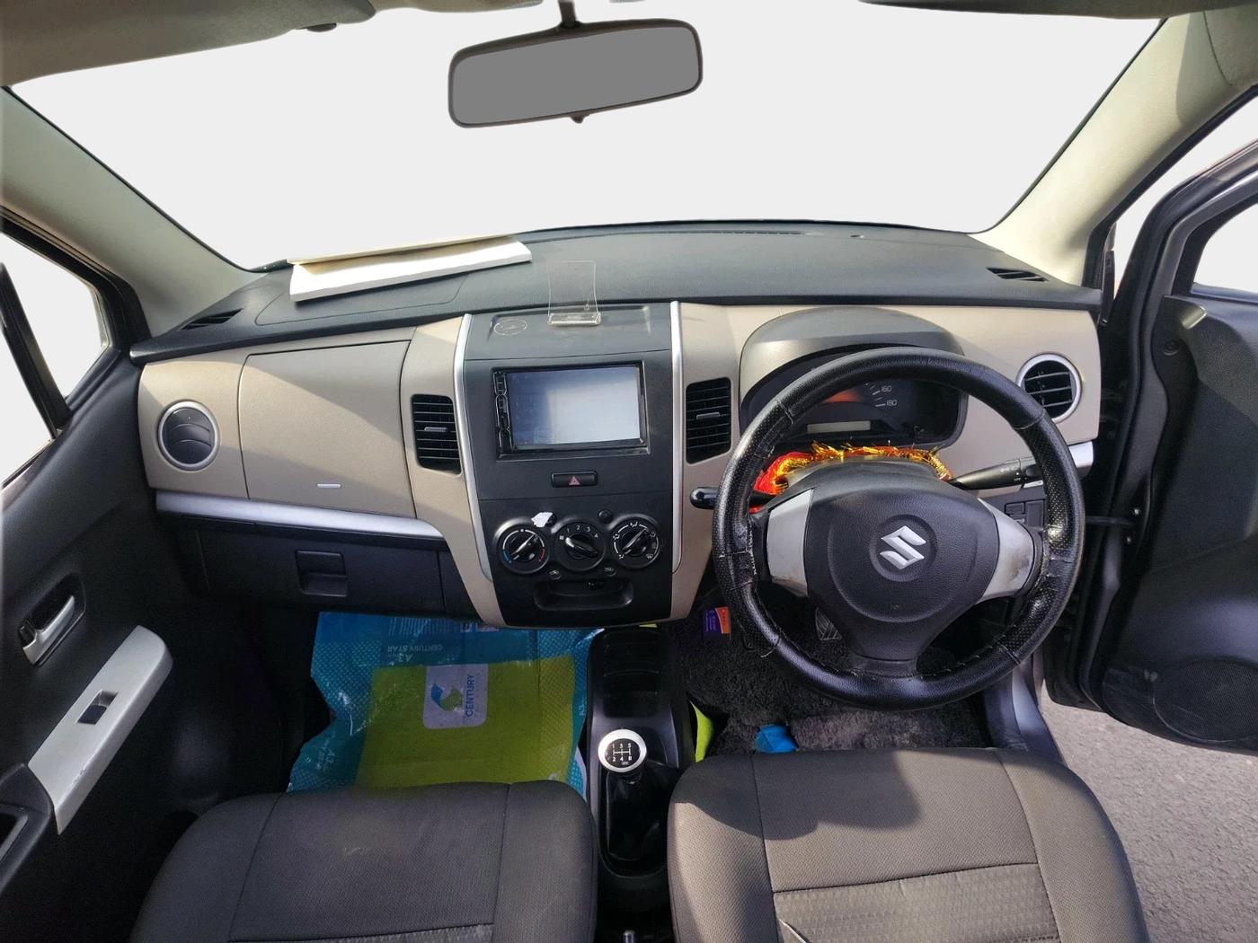 2016 Maruti Wagon R 1.0 LXI, CNG, Manual, 73,702 km, interior