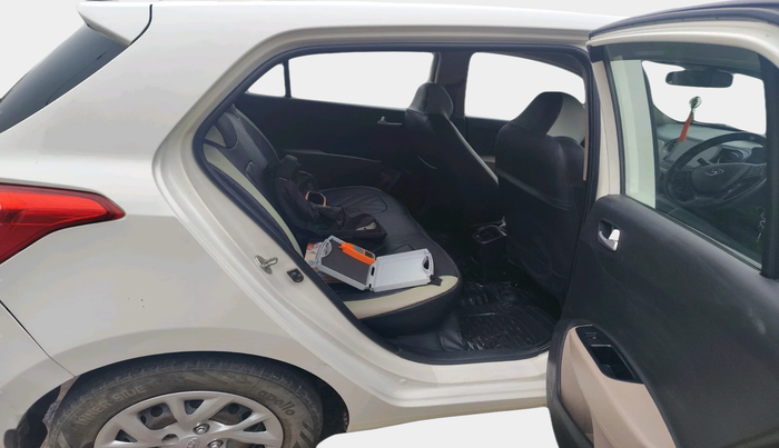 2017 Hyundai Grand i10 SPORTZ 1.2 KAPPA VTVT, Petrol, Manual, 1,00,292 km, interior