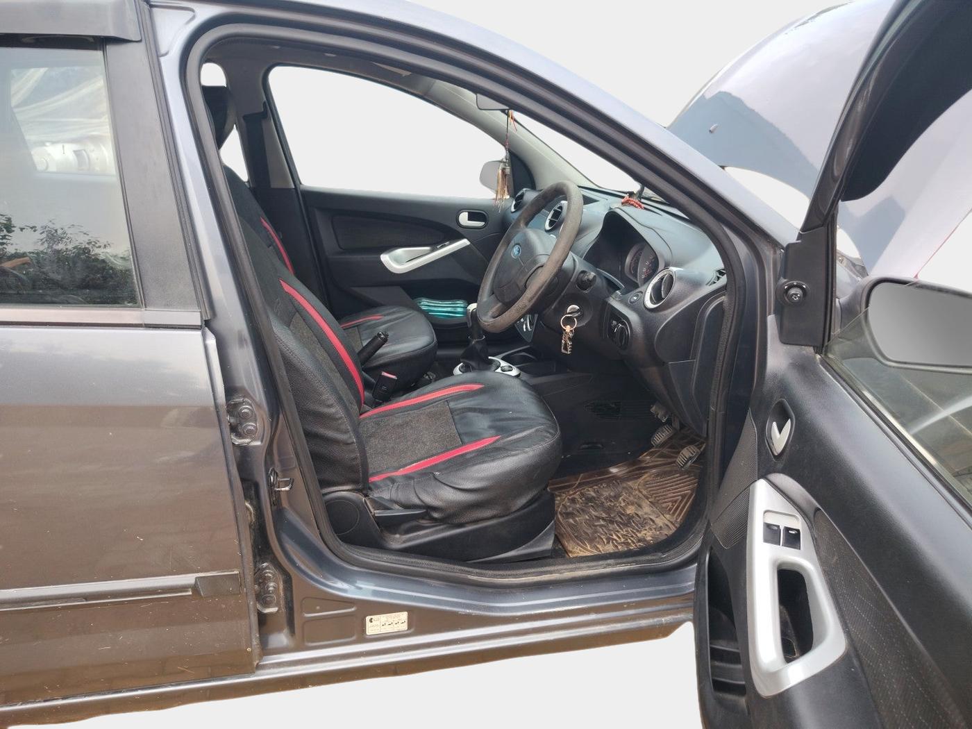 2015 Ford Figo ZXI 1.2 PETROL, Petrol, Manual, 87,903 km, interior