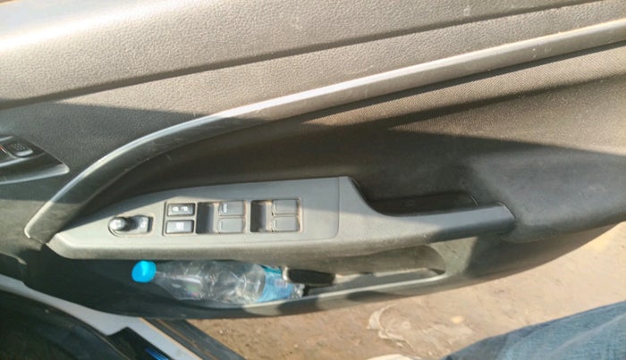 2023 Maruti BREZZA VXI SMART HYBRID, Petrol, Manual, 17,413 km, interior