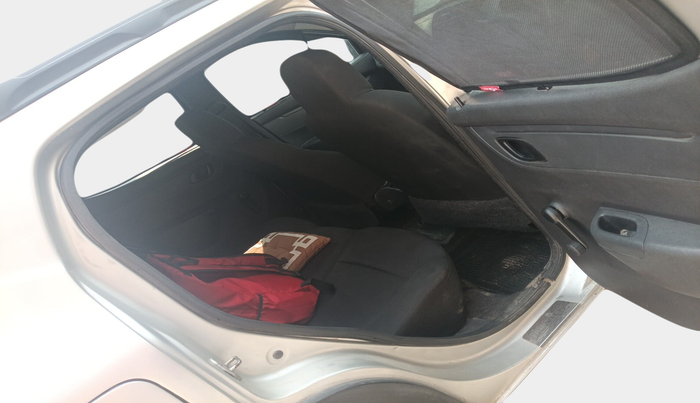 2016 Renault Kwid RXT 0.8, Petrol, Manual, 60,371 km, interior