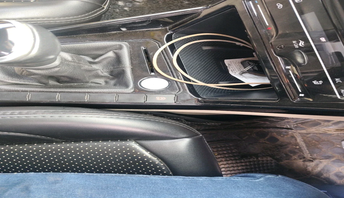 2022 Volkswagen VIRTUS HIGHLINE TSI 1.0 MT, Petrol, Manual, 58,412 km, interior