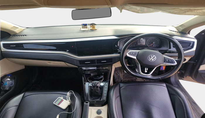 2022 Volkswagen VIRTUS HIGHLINE TSI 1.0 MT, Petrol, Manual, 58,412 km, interior