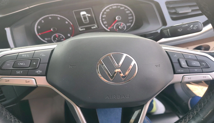 2022 Volkswagen VIRTUS HIGHLINE TSI 1.0 MT, Petrol, Manual, 58,412 km, interior