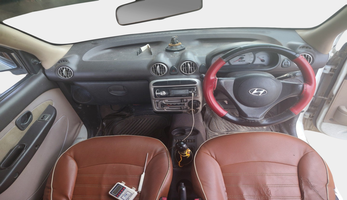 2011 Hyundai Santro Xing GLS, Petrol, Manual, 1,23,105 km, interior