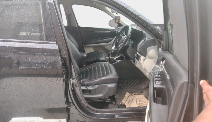 2022 KIA SONET HTX ANNIVERSARY EDITION 1.5, Diesel, Manual, 60,032 km, interior