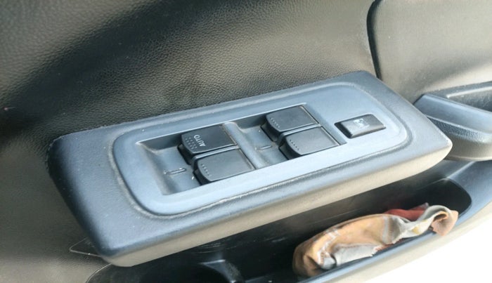 2020 Maruti Swift LXI, Petrol, Manual, 70,554 km, interior