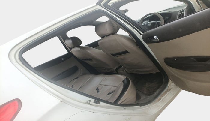 2010 Hyundai i20 MAGNA 1.2, Petrol, Manual, 1,54,342 km, interior