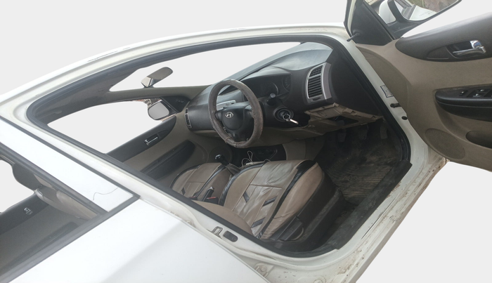 2010 Hyundai i20 MAGNA 1.2, Petrol, Manual, 1,54,342 km, interior