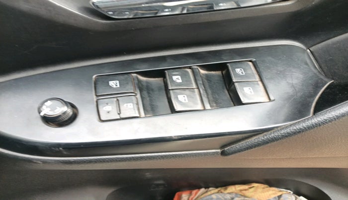 2016 Toyota Innova Crysta 2.8 GX AT 7 STR, Diesel, Automatic, 1,63,860 km, interior