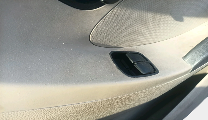 2018 Hyundai Eon MAGNA +, Petrol, Manual, 82,179 km, interior