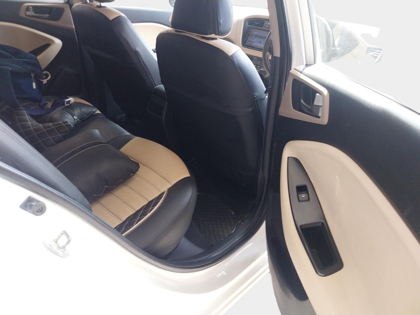 2017 Hyundai Elite i20 SPORTZ 1.2, Petrol, Manual, 1,27,719 km, interior