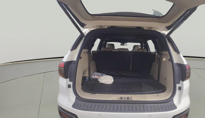 2016 Ford Endeavour TITANIUM 3.2 4X4 AT, Diesel, Automatic, 96,254 km, exterior